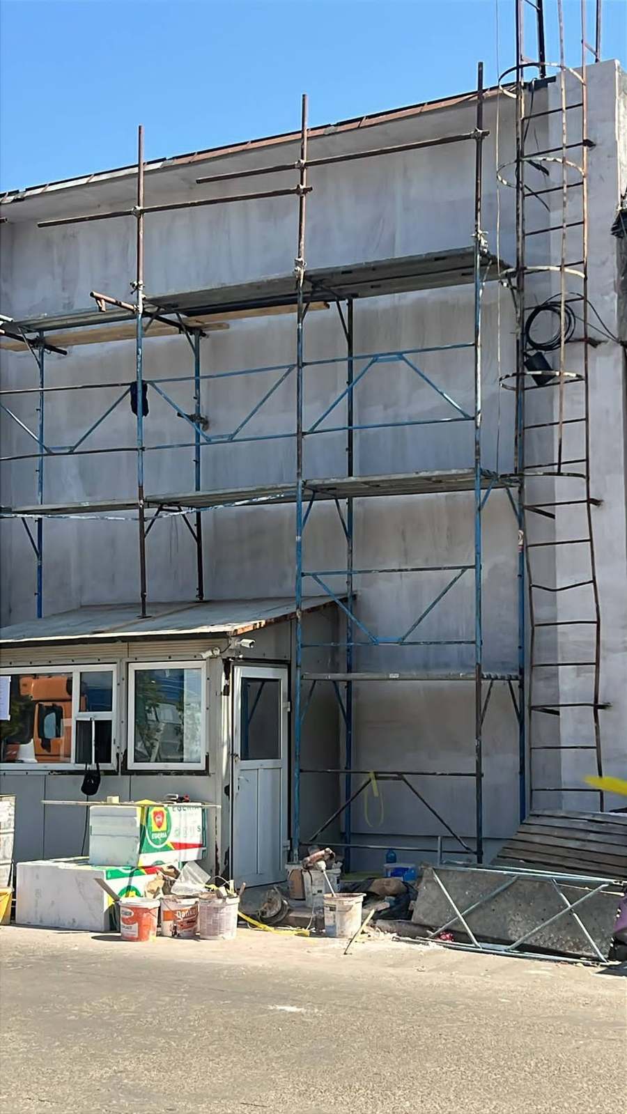 Fațadă — finisată